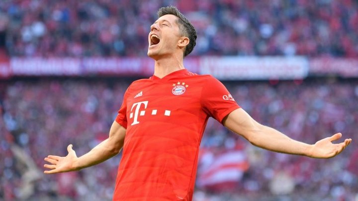 Bayern assume a liderança e Lewandowski brilha novamente