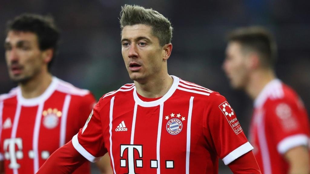 L'attaquant du Bayern Munich s'est comparé à Messi et Ronaldo. Goal