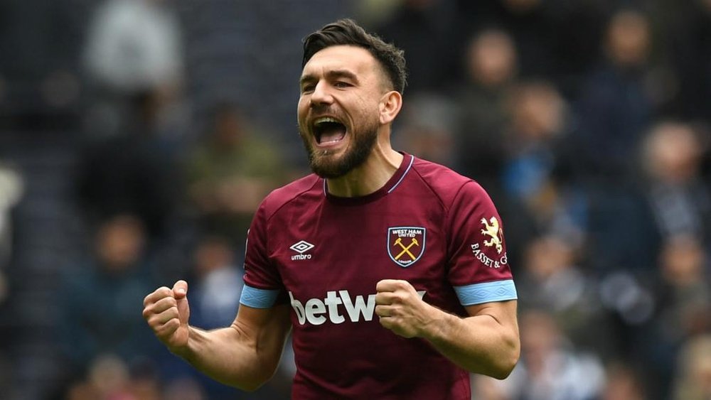 Snodgrass signs extension at 'special club' West Ham. GOAL