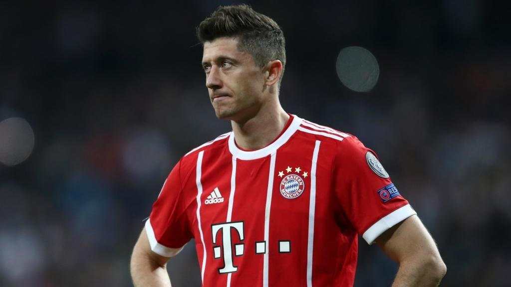 Lewandowski kicked off after being substituted against Cologne. GOAL