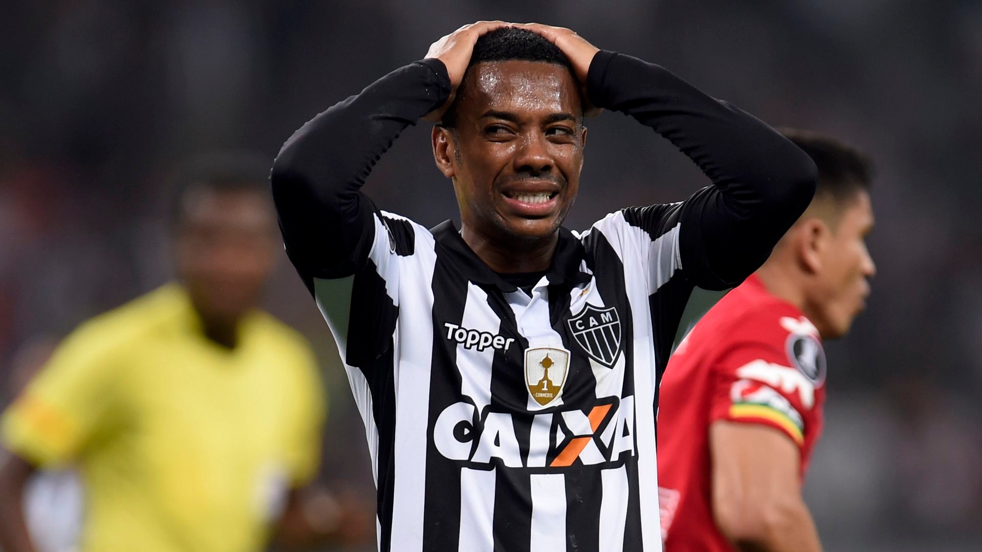 Robinho esteve em bom plano no 'Galo'. Goal