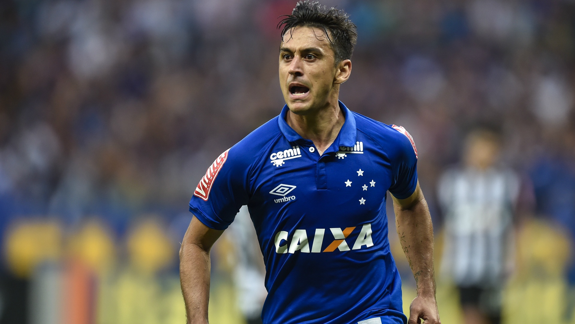 Robinho reclama de arbitragem em derrota no Morumbi: 