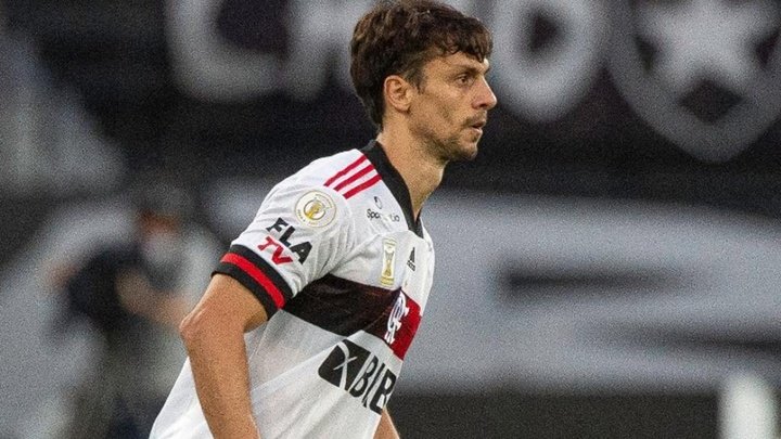 Rodrigo Caio divide méritos com os atacantes em melhora defensiva do Flamengo