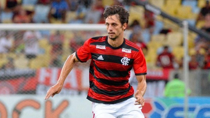 O possível regresso de Rodrigo Caio ao Flamengo.GOAL