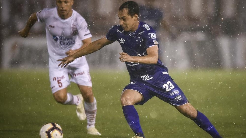 Copa Lib: Cruzeiro brave rain