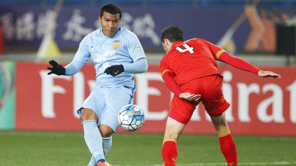 Villarreal sign Roger Martinez from Jiangsu Suning