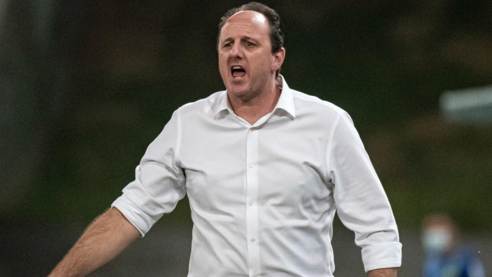 Quem deve ser o novo técnico do São Paulo após a saída de Crespo? EFE