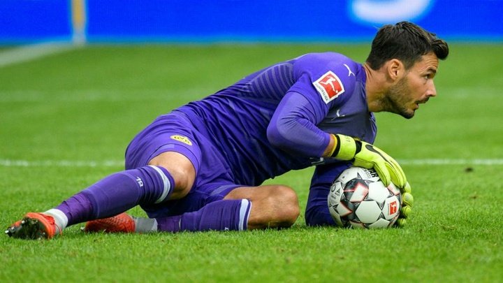 Goleiro do Borussia revela contar com ajuda psicológica na carreira