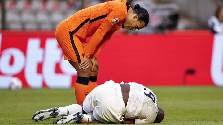Romelu Lukaku injured for Belgium. GOAL