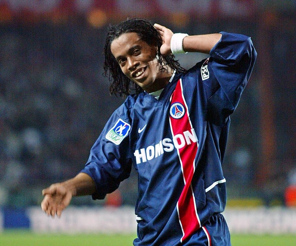 Ronaldinho celebra 39 anos. Goal