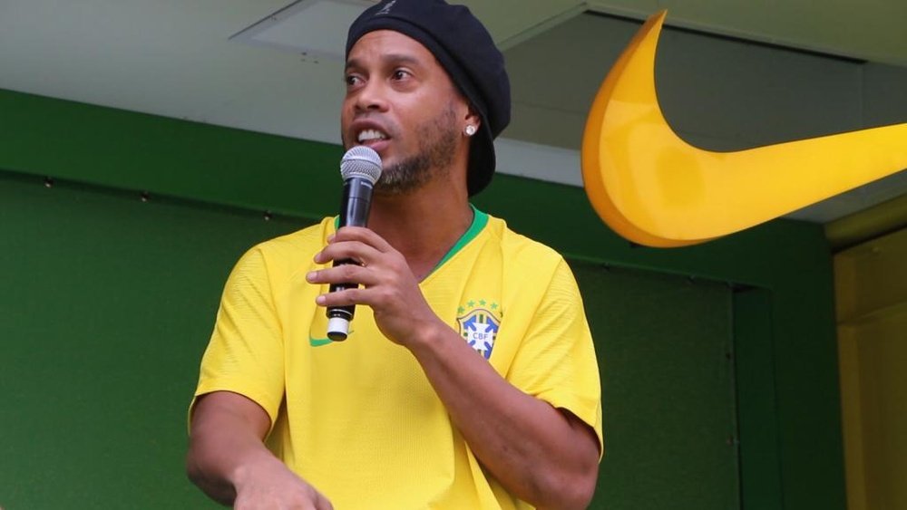 Ronaldinho toujours en proie à des problèmes financiers. Goal
