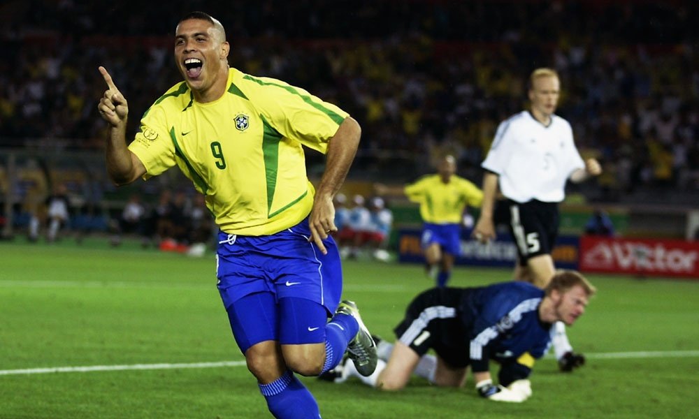 Momentos Campeões: R9, o herói do penta. Goal