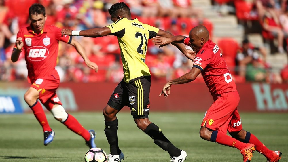 Mileusnic scored a late equaliser to earn lowly Adelaide a 2-2 draw at home to Wellington Phoenix.