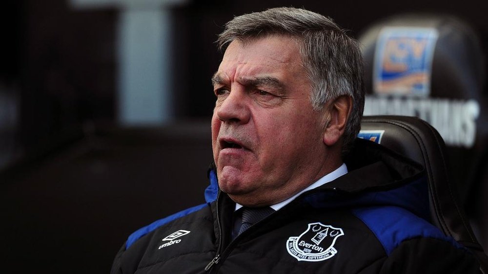Allardyce takes swipe at booing Everton fans