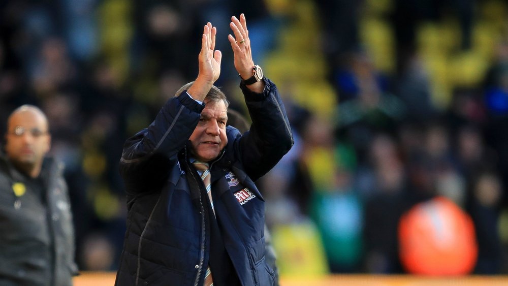 Sam Allardyce clapping with his hands. Goal