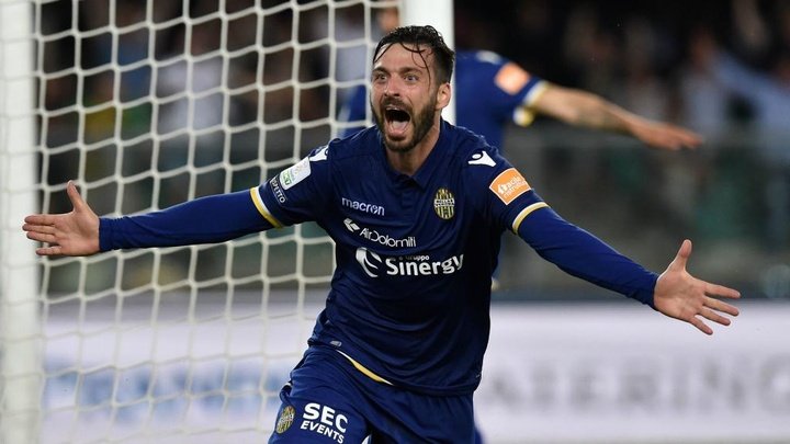 Verona punish nine-man Cittadella to win Serie A promotion