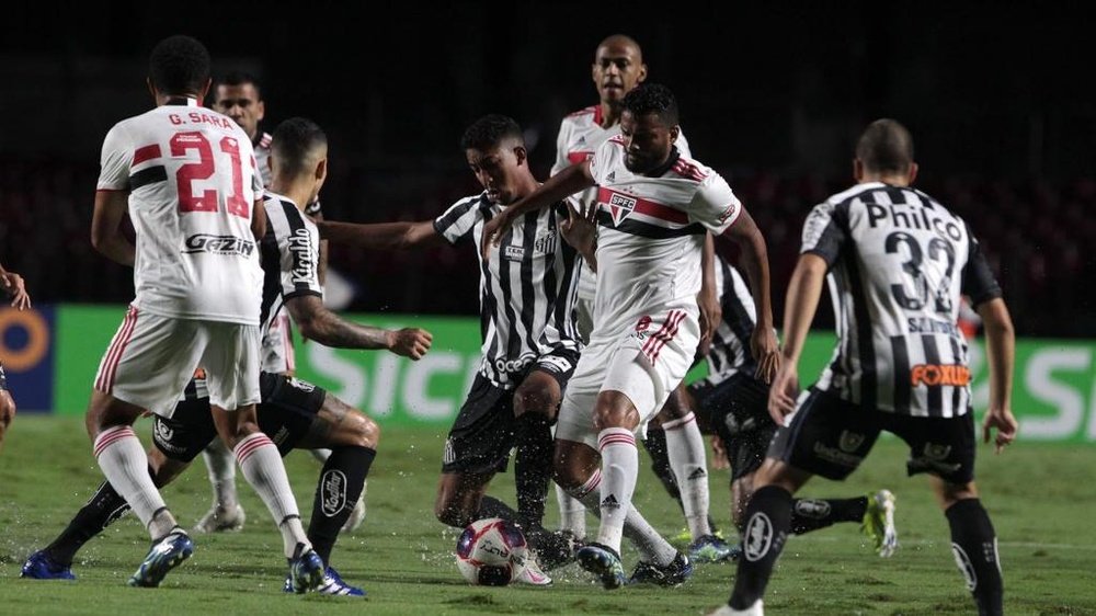 Santos, São Paulo e Corinthians recebem aviso sobre jogos da volta do Paulistão. AFP
