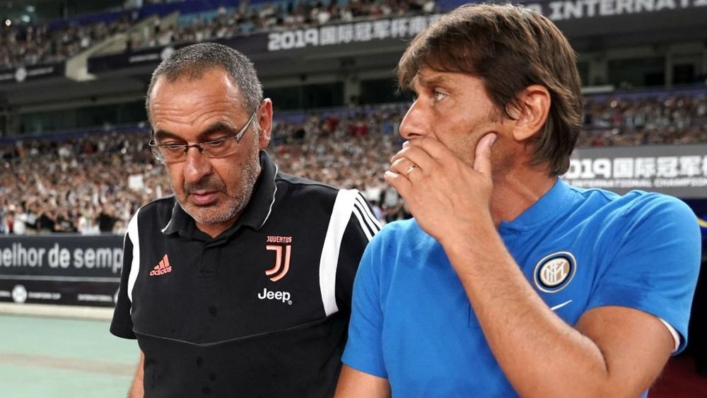 Conte (R) says Sarri should not complain having to play in the daytime. GOAL