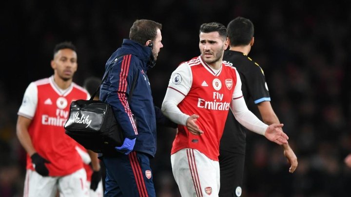 Arsenal defender Kolasinac sidelined by ankle ligament damage