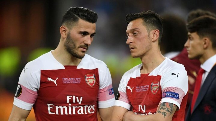 Arsenal have warned players after Ozil, Kolasinac attack - Mertesacker