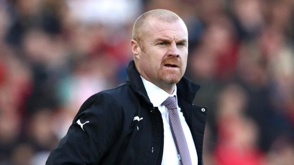 Dyche refuses to over-question players after Everton defeat. GOAL