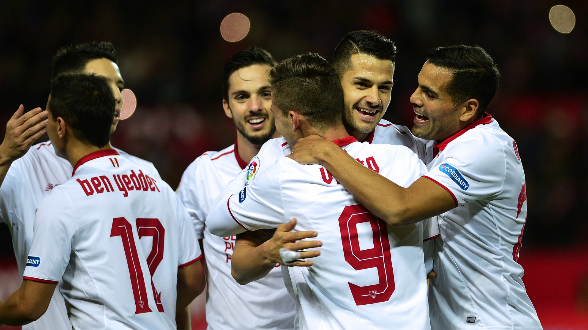 Meia brasileiro fez primeiro dos nove gols que o time espanhol marcou em casa