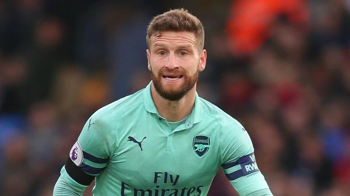 Arsenal to assess Mustafi, Monreal and Bellerin for Liverpool clash