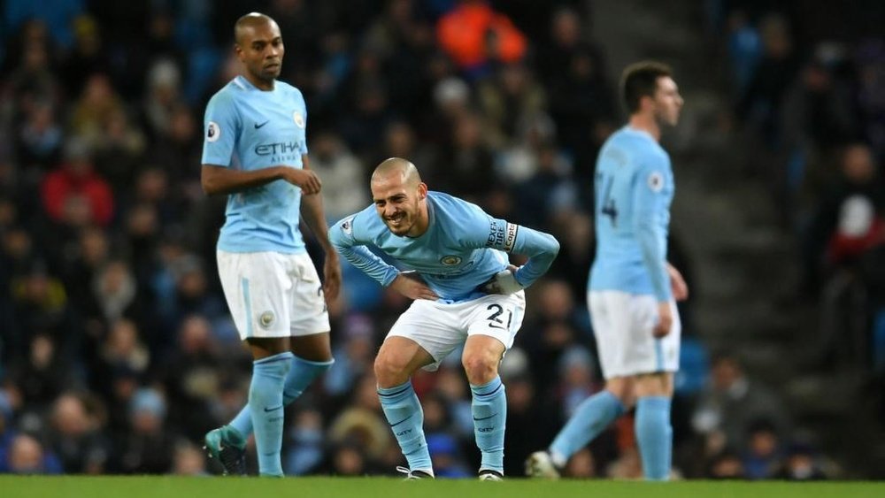 Silva had to be substituted with a suspected hip injury. GOAL