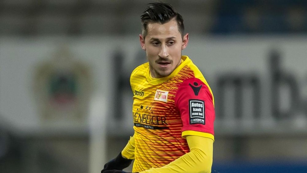 Skrzybski joins Schalke. GOAL