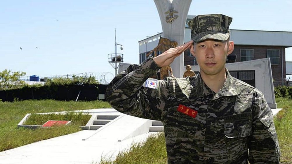 Heung-min Son termine son service militaire avec les honneurs. Goal