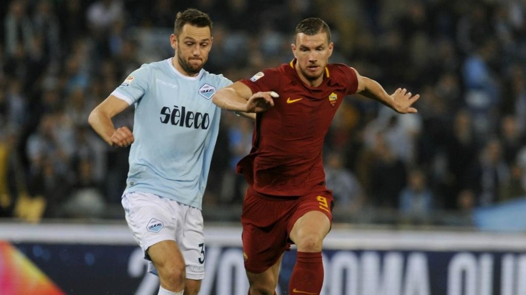 Lazio 0 Roma 0: 10-man hosts earn Derby della Capitale draw