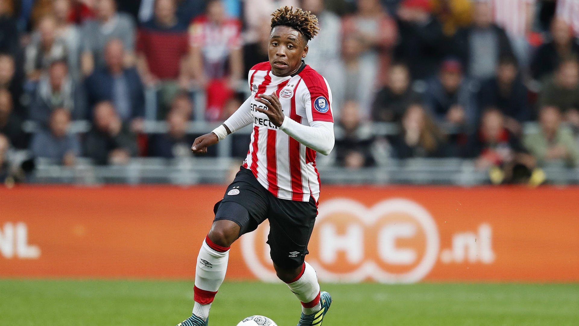 Vidéo : L'incroyable numéro de soliste de Bergwijn avec le PSV