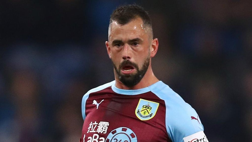Defour bids Burnley farewell after being granted exit