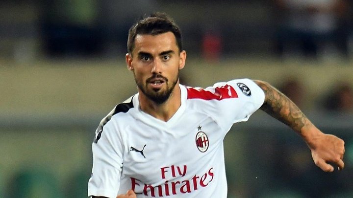 If you hit one player, you hit us all - AC Milan boss Pioli defends struggling Suso