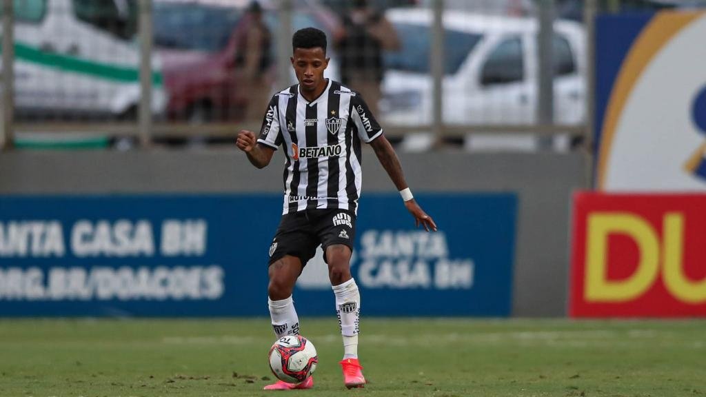 Botafogo fecha contratação de Tchê Tchê por R$ 5 milhões