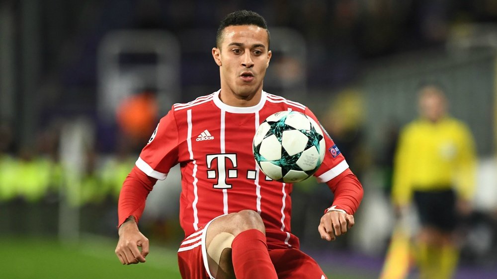 Thiago Alcantara pourrait être éloigné des terrains quelques mois. Goal