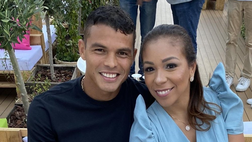 La femme de Thiago Silva se confie sur sa nouvelle vie. Goal