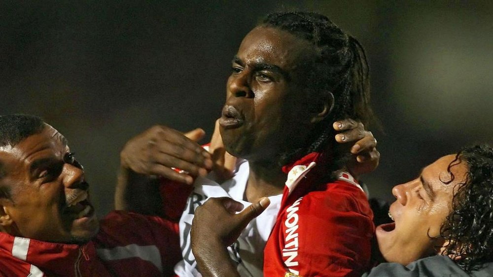 Tinga relembra polêmica de Corinthians x Inter e pede: “Devolvam 2005”