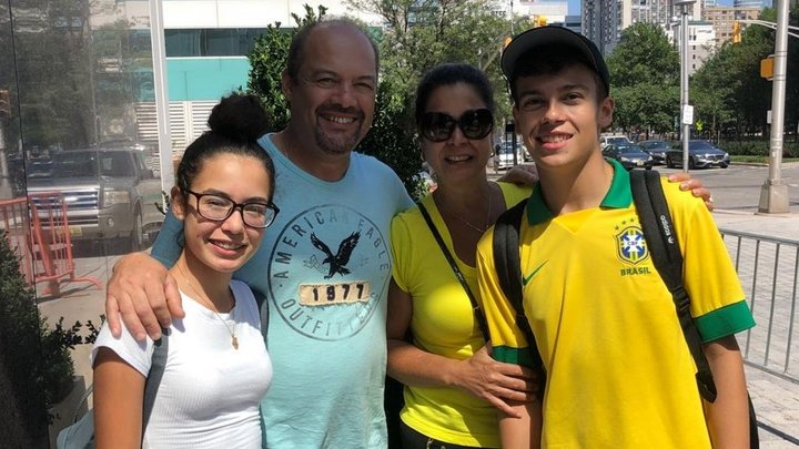 Com legião de fãs, Seleção conecta brasileiros que vivem fora do país