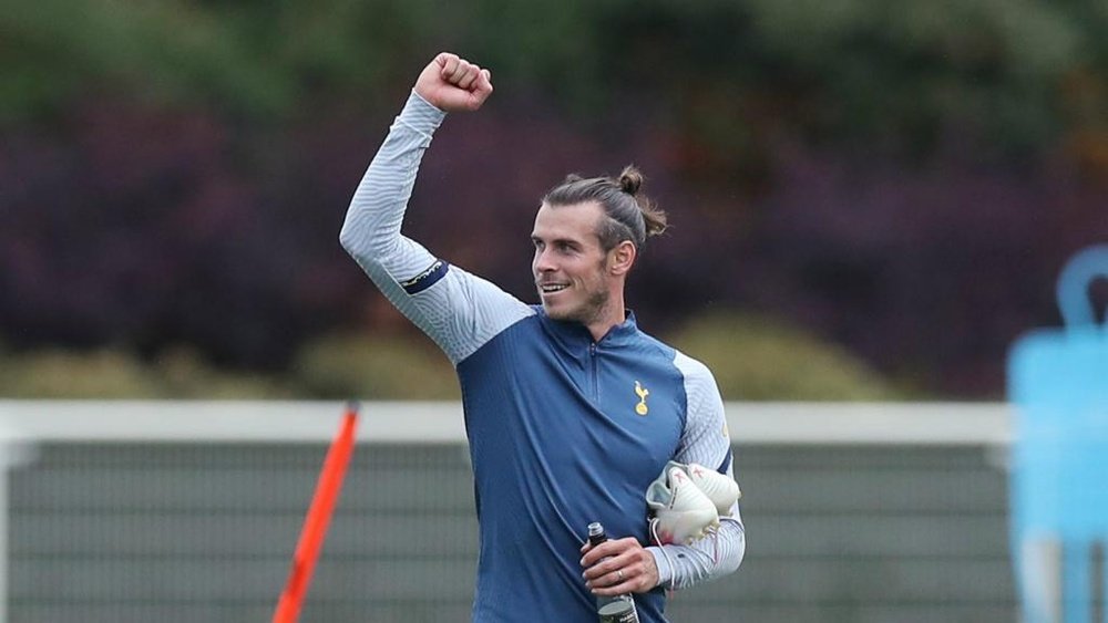 Giggs: Leaving Madrid good for Bale. GOAL