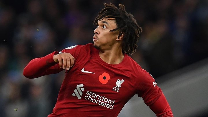 Neville claims Alexander-Arnold could cost England in WC crunch games