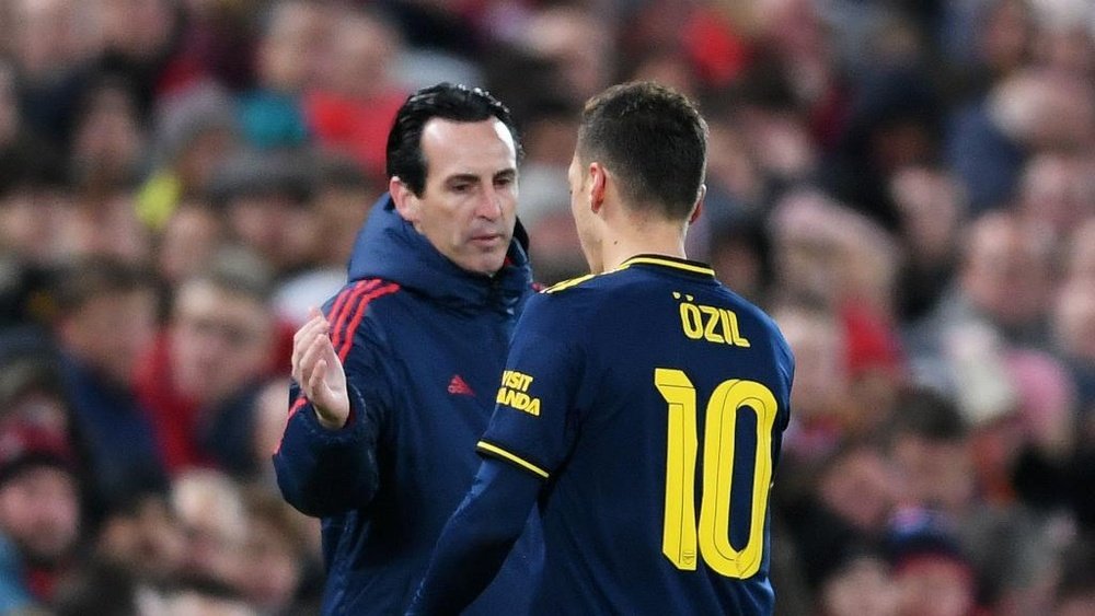 Emery hints at Ozil recall for Wolves clash