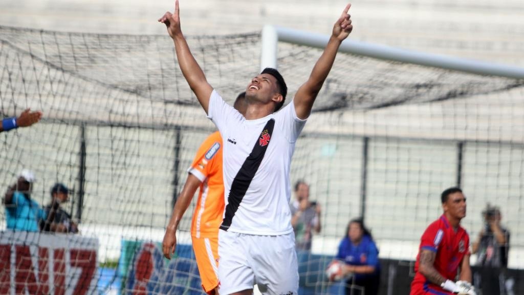 Domingo de gigantes: Vasco, Atlético-MG e Inter ganham nos estaduais