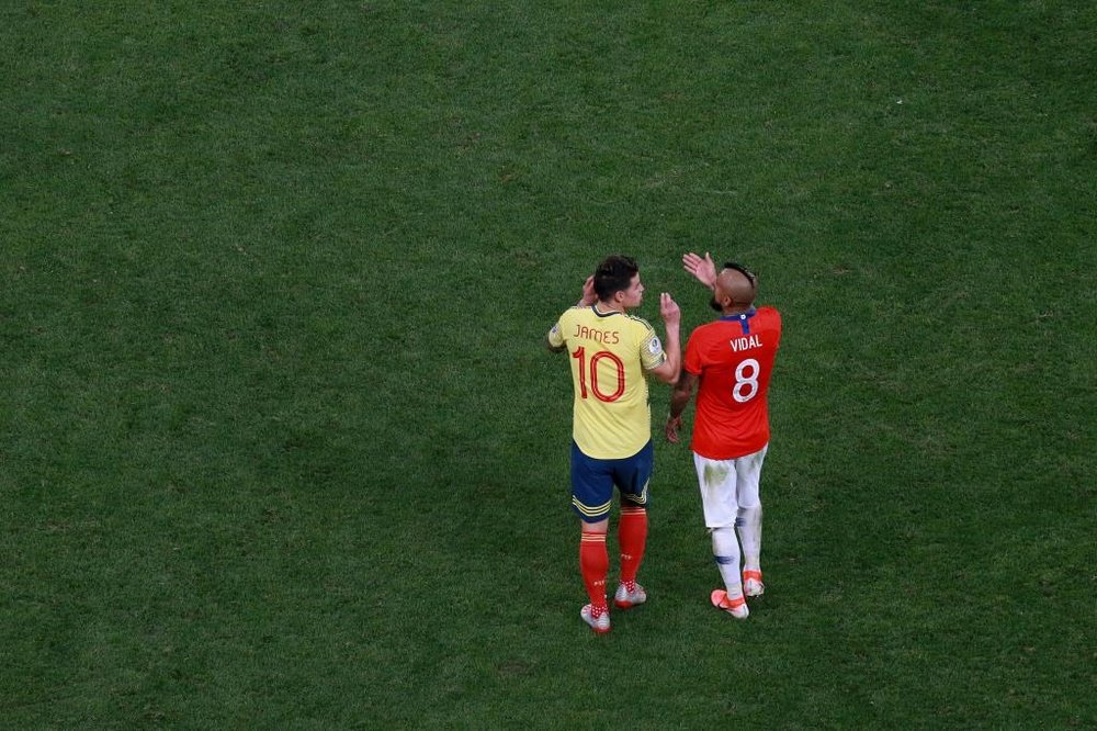 James e Vidal é o duelo que a Copa América precisava.