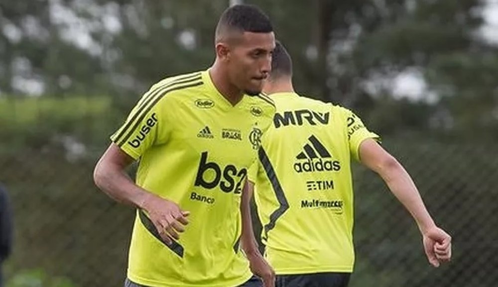 Vinicius Souza não perde um jogo do Flamengo e elogia Dome. EFE