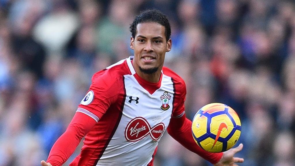 Van Dijk est le défenseur le plus cher de l'histoire. Goal