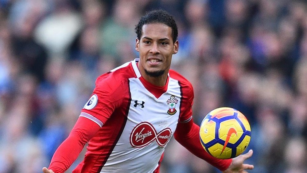 Van Dijk est le défenseur le plus cher de l'histoire. Goal