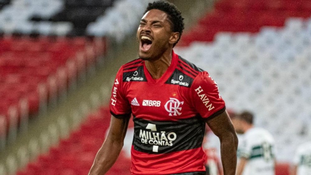Vitinho do Flamengo: quantos gols e assistências o atacante tem pelo Rubro-Negro. AFP