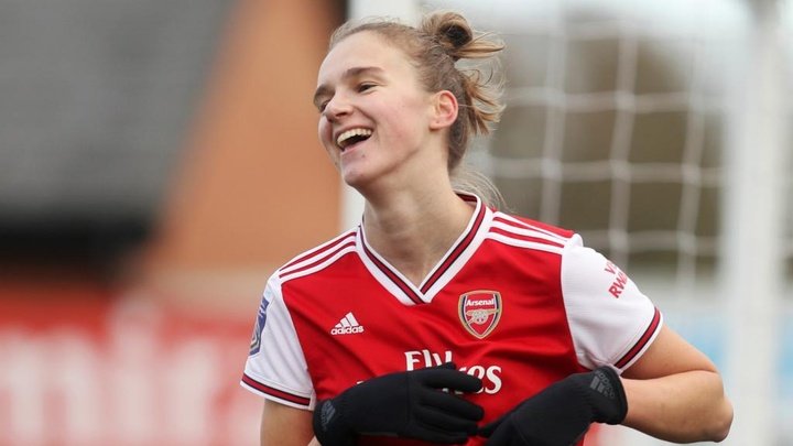 Miedema scores six goals, sets up four more for Arsenal in record Women's Super League win