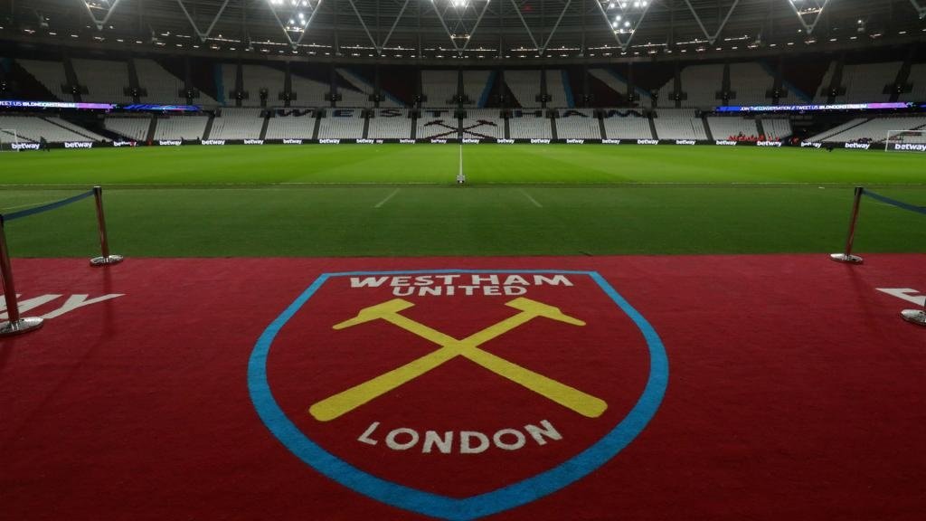 West Ham sack Tony Henrry. Goal